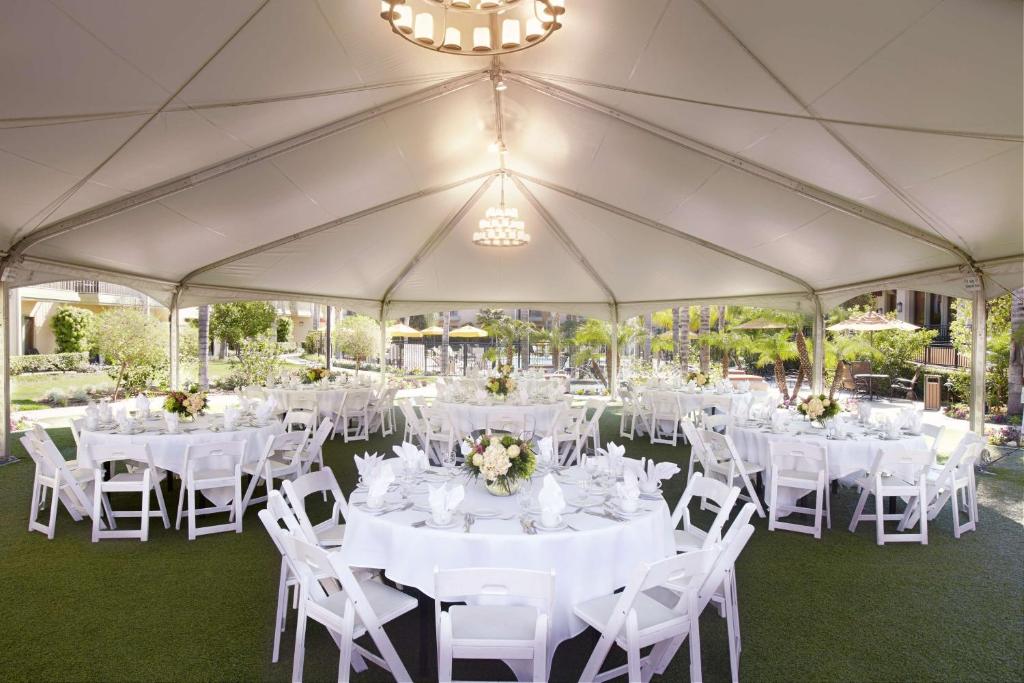 DoubleTree by Hilton Ontario Airport - Hotel Overview and Location