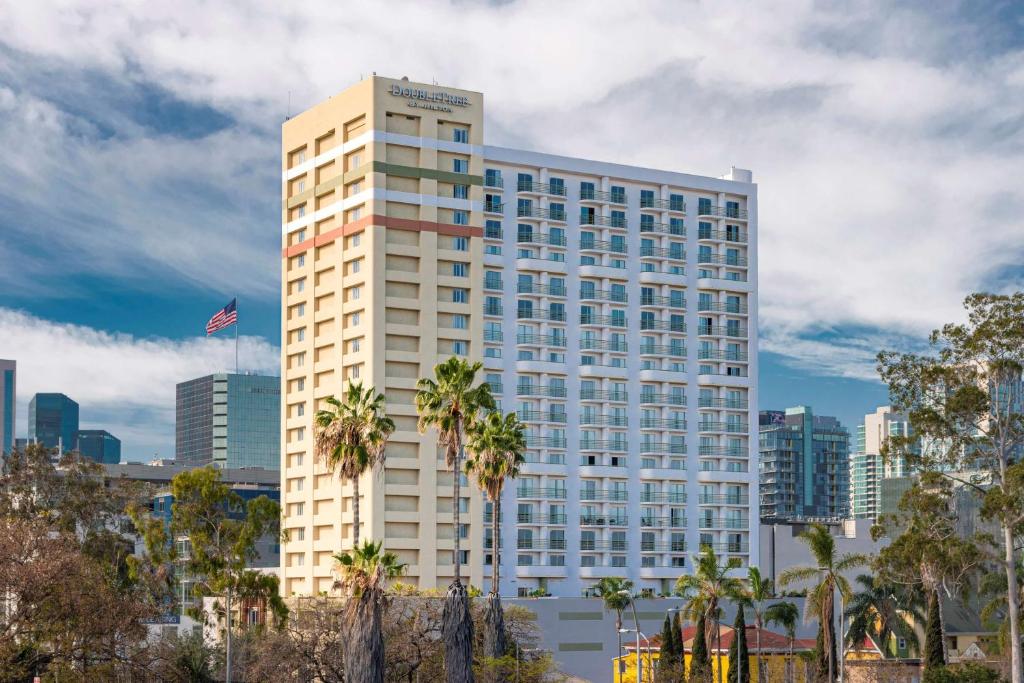 DoubleTree by Hilton San Diego Downtown - Hotel Overview