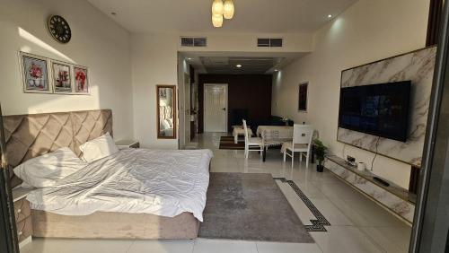 Dubais Hidden Gem, 3Bedroom Villa + Private Pool - Accommodation Details