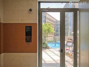 Easy Click - Creek Heights Residences 2 Bed Apartment 5 Star - Property Description