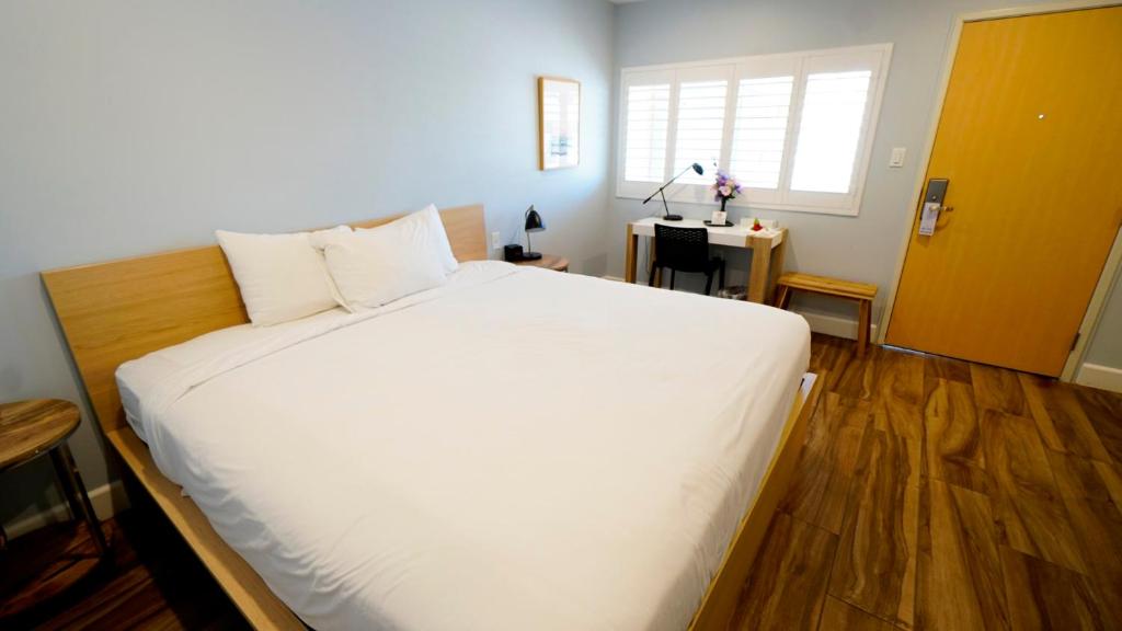 El Royale Gardens Near Universal Studios - Hotel Overview