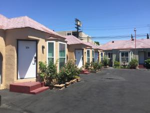 El Royale Hotel - Near Universal Studios Hollywood - Amenities and Services