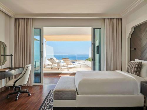 Fairmont Fujairah Beach Resort - Resort Overview and Location
