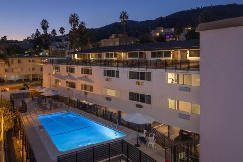 Fenix Hotel Hollywood - Location and Attractions