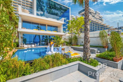 FIVE Palm Beach Villa - Three Floors, Private Pool, Jacuzzi - Villa Highlights