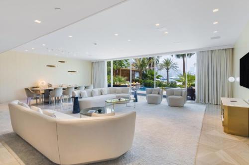 Five Palm Luxury Beach Villa With Private Pool, Panoramic Views, and Jacuzzi by Exclusive Holiday Homes - Property Overview