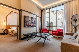 Five Seas Hotel Cannes, a Member of Design Hotels - Location and Accessibility