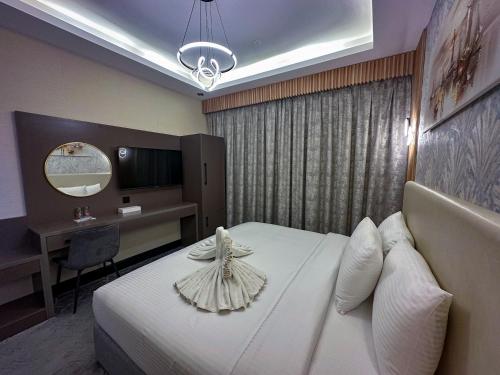 GOLD SKY AVENUE HOTEL - Hotel Overview and Location