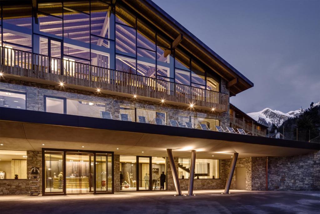 Grand Hotel Courmayeur Mont Blanc, by R Collection Hotels Review