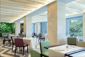 Grand Hotel Des Etrangers - Hotel Overview and Location