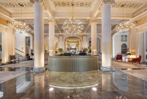 Grand Hotel Et Des Palmes - Hotel Overview and Location