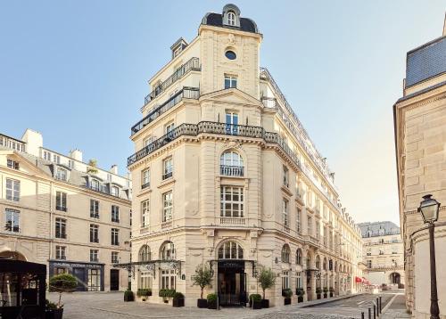 Grand Hotel of the Royal Palace - Hotel Overview and Location