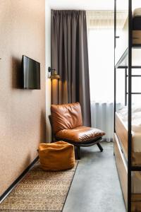 GuestHouse Hotel Kaatsheuvel-Waalwijk - Location and Accessibility