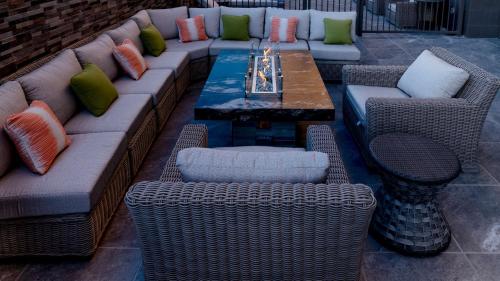 Hampton Inn Riverside Downtown - Facilities and Amenities