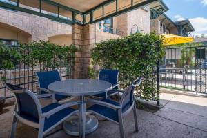 Hampton Inn & Suites Agoura Hills - Hotel Overview