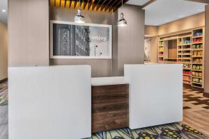 Hampton Inn & Suites Los Angeles/Hollywood, CA - Overview of Hampton Inn & Suites