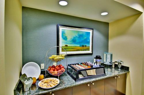 Hampton Inn & Suites Moreno Valley - Hotel Overview