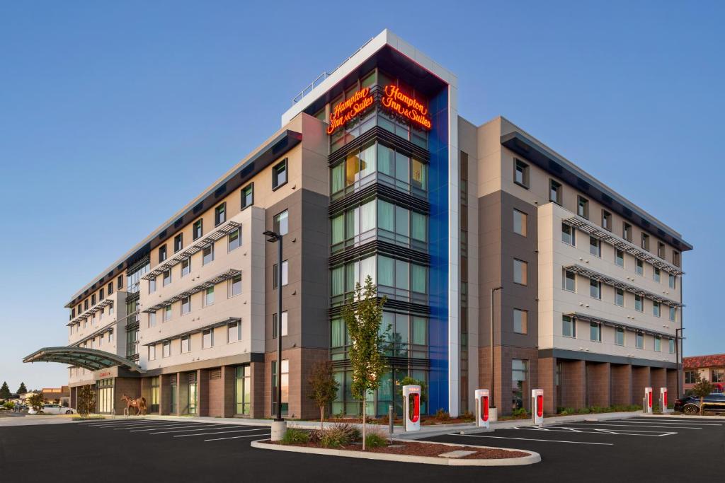 Hampton Inn & Suites San Mateo-San Francisco Airport - Hotel Overview