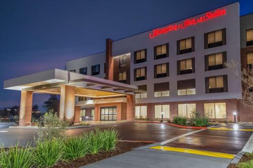 Hampton Inn & Suites Santa Rosa Sonoma Wine Country Review