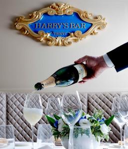 Harrys Bar Trevi Hotel & Restaurant - Hotel Overview