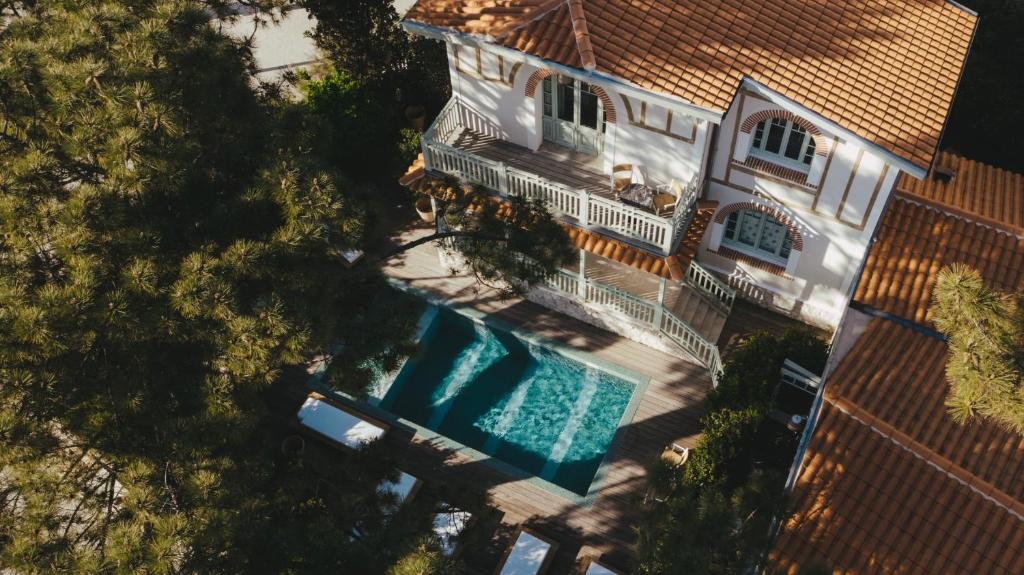 Hemen Hotel Review