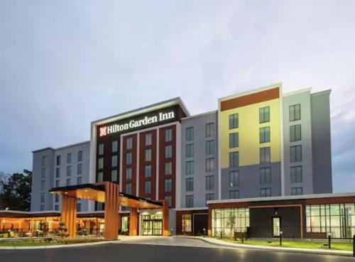Hilton Garden Inn Visalia, Ca - Hotel Overview and Location