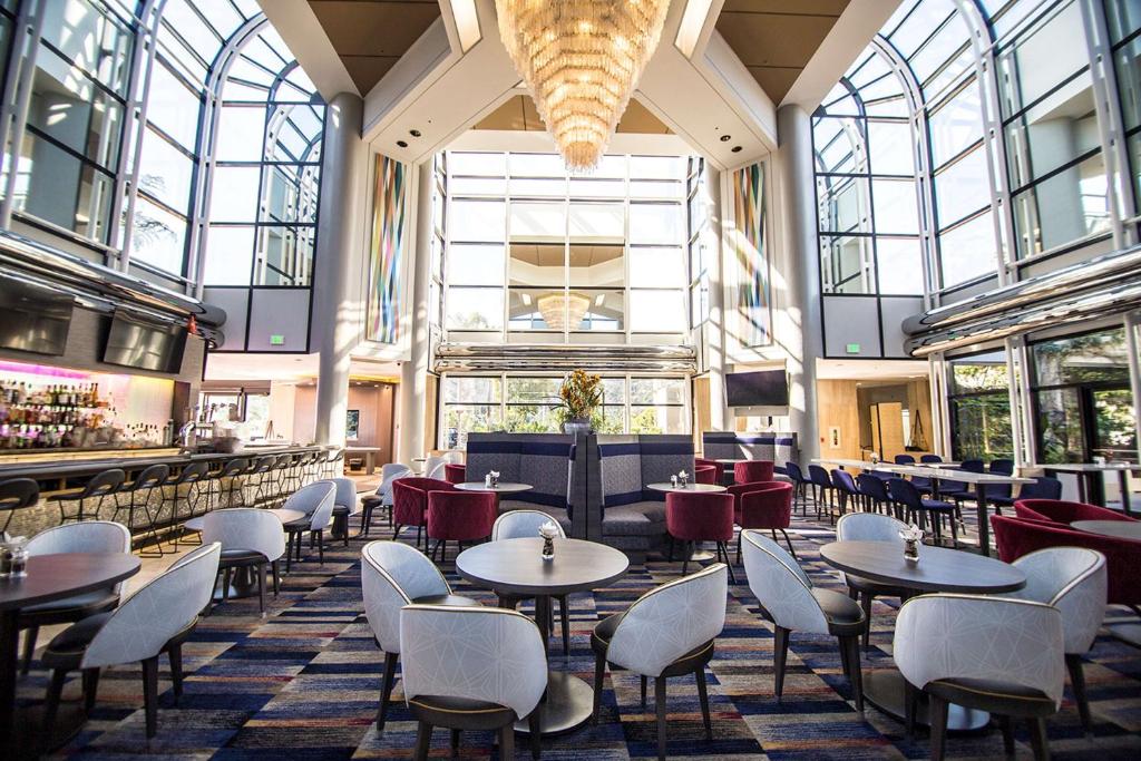 Hilton Los Angeles-Universal City - Convenient Location
