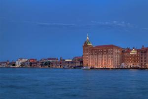 Hilton Molino Stucky Venice - Hotel Overview and Location