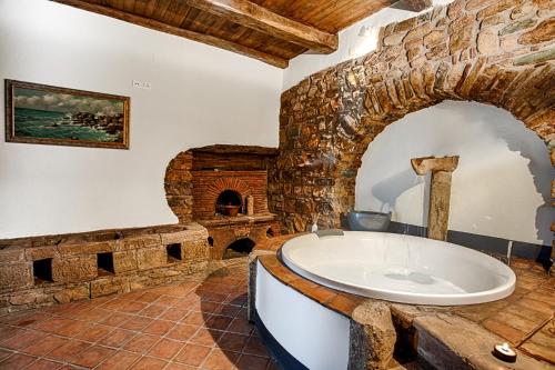 Historic Mansion Giorni Resort & Spa - Hotel Overview and Location