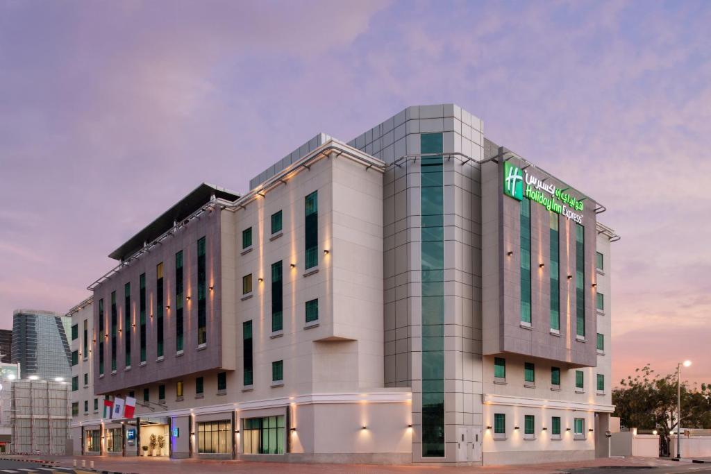 Holiday Inn Express Dubai Safa Park, an IHG Hotel - Hotel Location and Accessibility