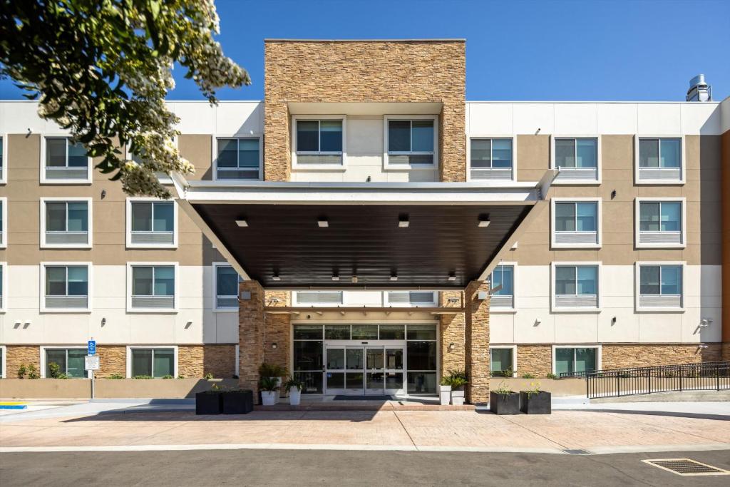 Holiday Inn Express & Suites – San Jose Silicon Valley, an IHG Hotel Review