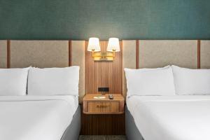 Holiday Inn Manhattan 6th Ave - Chelsea, an IHG Hotel - Hotel Overview