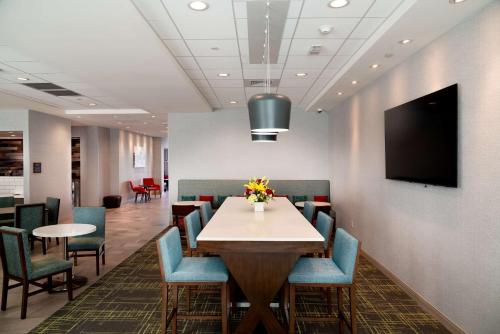 Home2 Suites By Hilton Riverside March Air Force Base, Ca - Hotel Overview and Location