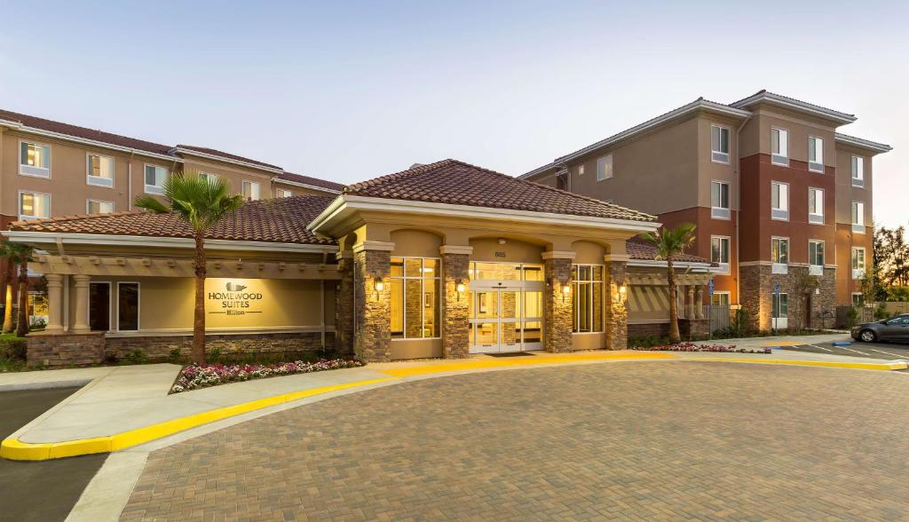 Homewood Suites by Hilton San Bernardino - Hotel Location and Accessibility