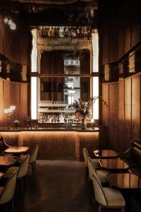 Hotel Balzac Paris - Elegant Accommodations