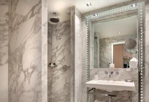 Hotel Bowmann - Accommodations and Amenities
