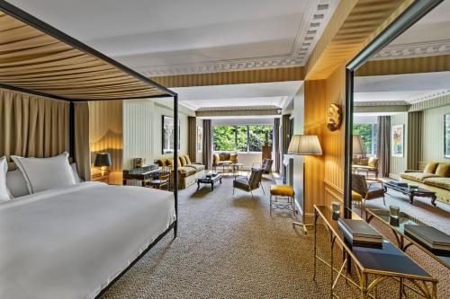 Hotel De Berri Champs-Élysées, a Luxury Collection Hotel - Hotel Overview and Location