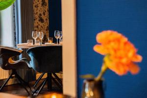 Hotel De Wereld - Hotel Overview