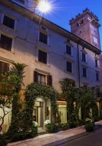 Hotel Gabbia DOro - Hotel Location and History