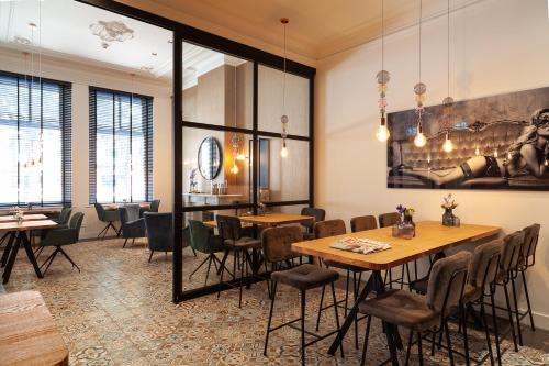 Hotel Julien - Location and Accessibility