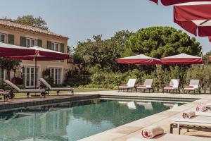 Hotel Lou Pinet - Location and Accessibility