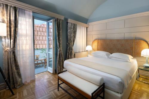 Hotel Number Nine - Hotel Overview