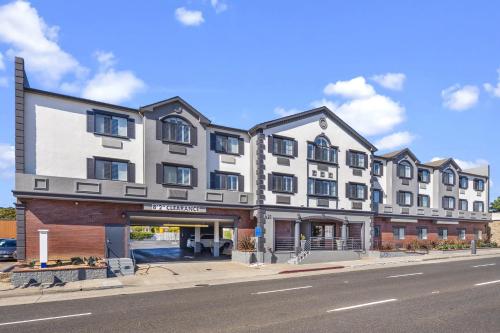 Hotel Skye San Francisco Airport SFO FREE SHUTTLE! - Hotel Overview and Location