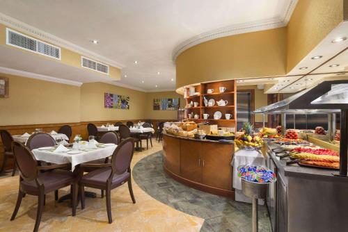 Howard Johnson by Wyndham Abu Dhabi Downtown - Hotel Overview