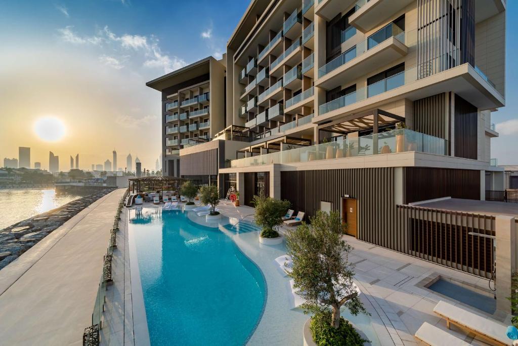 Hyatt Centric Jumeirah Dubai - Location and Accessibility