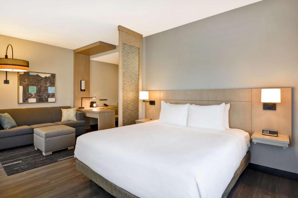 Hyatt Place Fresno Review