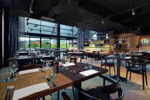 Inntel Hotels Amsterdam Landmark - Location and Accessibility