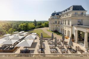 InterContinental Hotels Chantilly Chateau Mont Royal, an IHG Hotel - Hotel Highlights and Location
