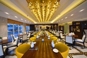 Jannah Burj Al Sarab - Convenient Location and Nearby Attractions