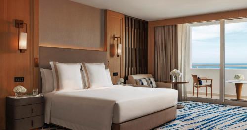 Jumeirah Beach Hotel Dubai - Luxury Accommodation Options